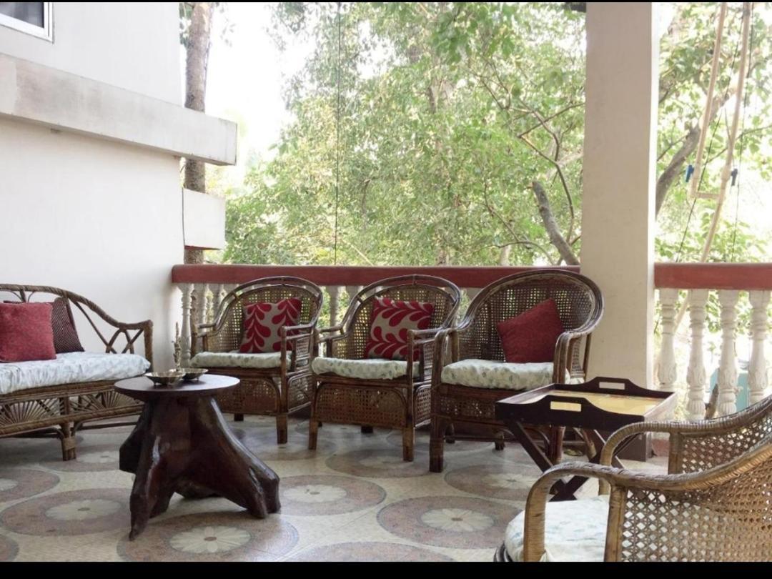 גווהטי Hilltop Lodge מראה חיצוני תמונה