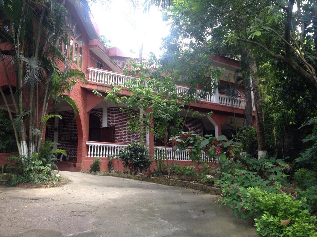 גווהטי Hilltop Lodge חדר תמונה