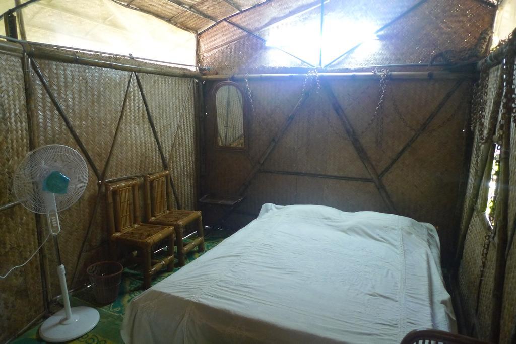 גווהטי Hilltop Lodge מראה חיצוני תמונה