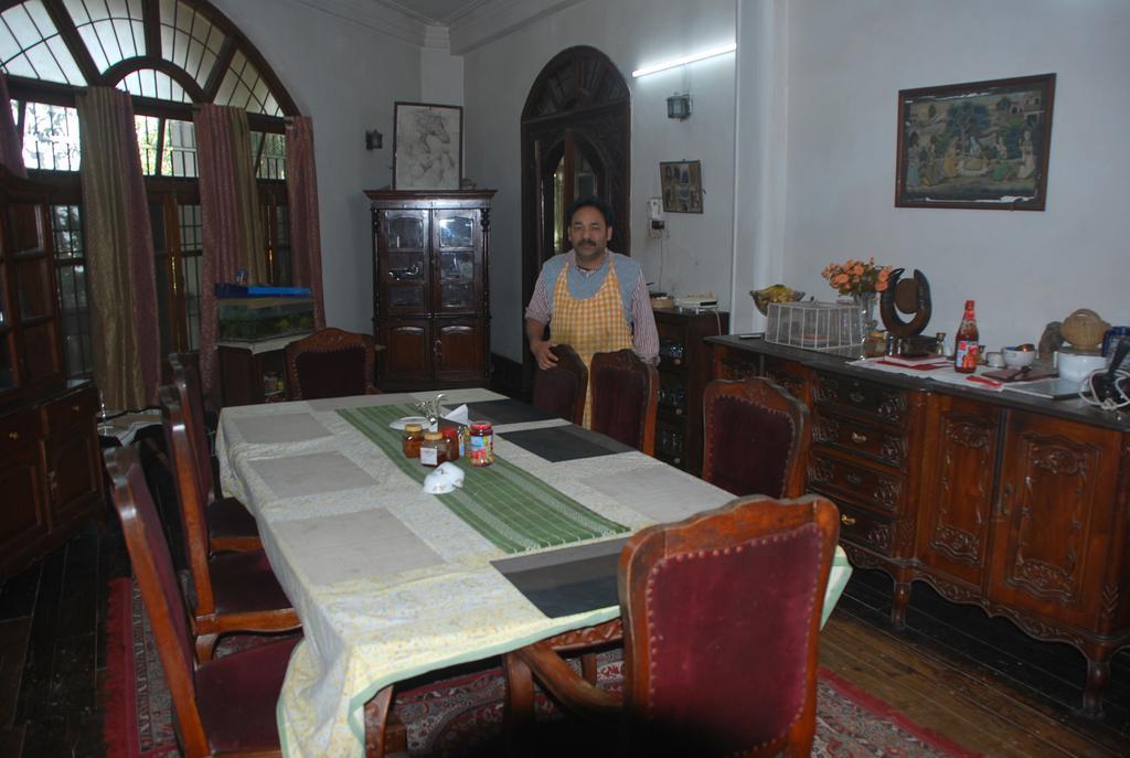 גווהטי Hilltop Lodge מראה חיצוני תמונה